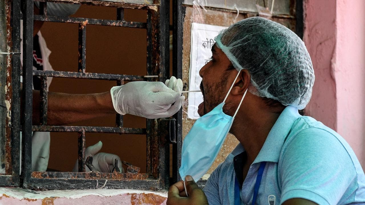 Covid in Bengal: প্রায় একবছর পর ৪০০ নীচে সংক্রমণ, মৃত্যু ২৩ জনের