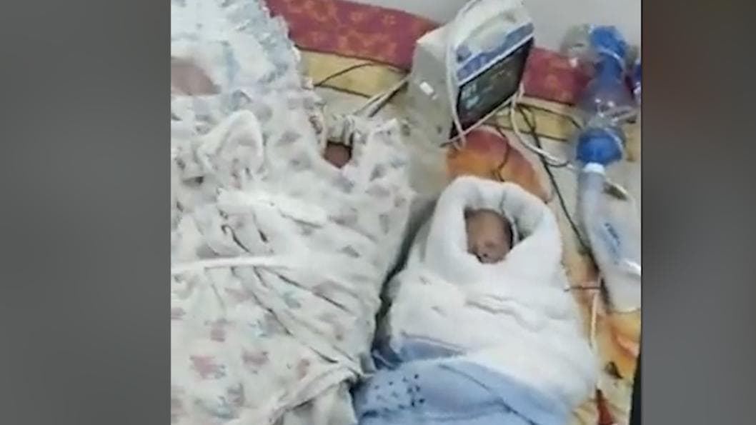 Ukraine Crisis: হাসপাতাল থেকে সদ্যজাতদের সরিয়ে রাখা হল বোমারোধী আশ্রয়ে, দেখুন মর্মস্পর্শী ভিডিয়ো