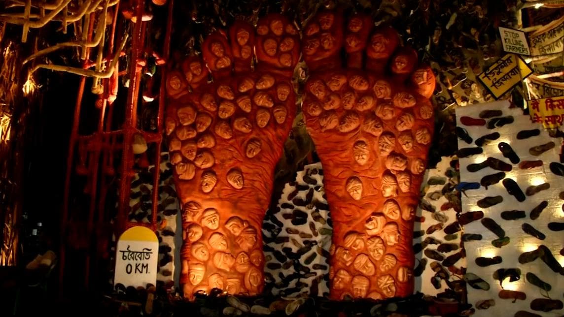 Farmer Protest Theme : দুর্গাপুজোর মণ্ডপসজ্জায় কৃষক আন্দোলন, সামাজিক বার্তা দমদম পার্কের