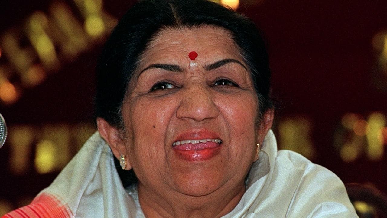 Lata Mangeshkar Health Update: अब भी ICU में हैं लता मंगेशकर, प्रवक्ता ने कही ये बात!