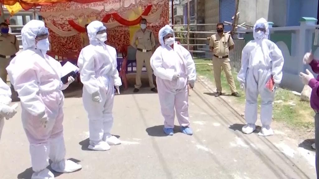 Kolkata: সংক্রমণের শীর্ষে তিলোত্তমা, করোনা মোকাবিলায় মাইক্রো কনটেনমেন্ট জোনে জোর কলকাতা পুরসভার