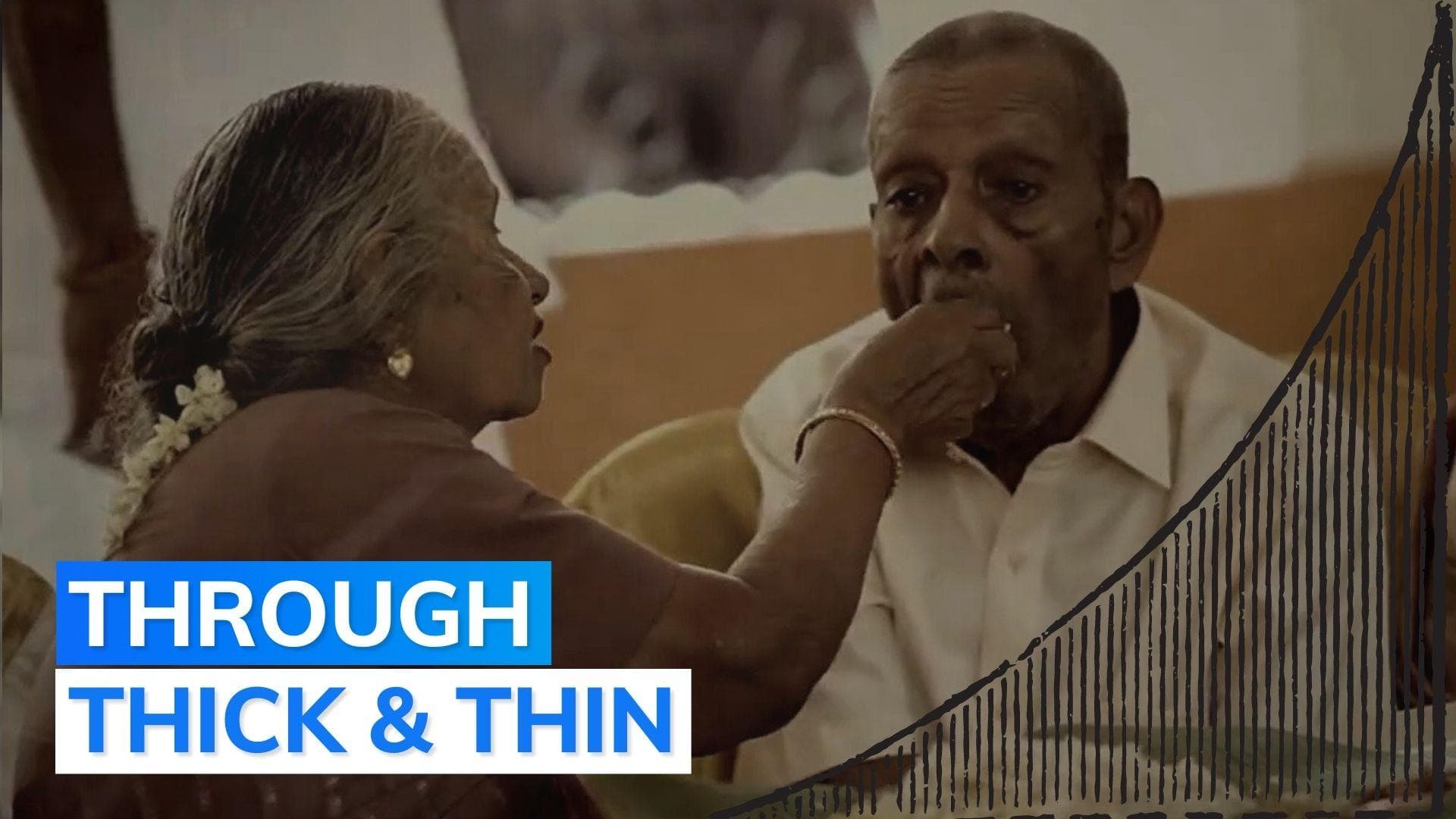 Watch: elderly woman feeds husband with her hands, netizens call it 'true love'