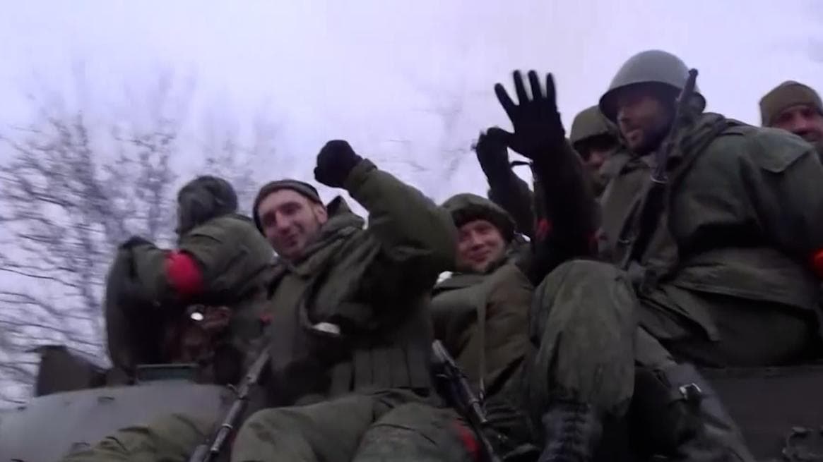 UKraine Crisis: খারকিভের দখল নিল রুশ সেনা, জন্মভূমিকে বাঁচাতে পথে নামল ইউক্রেনের মানুষ