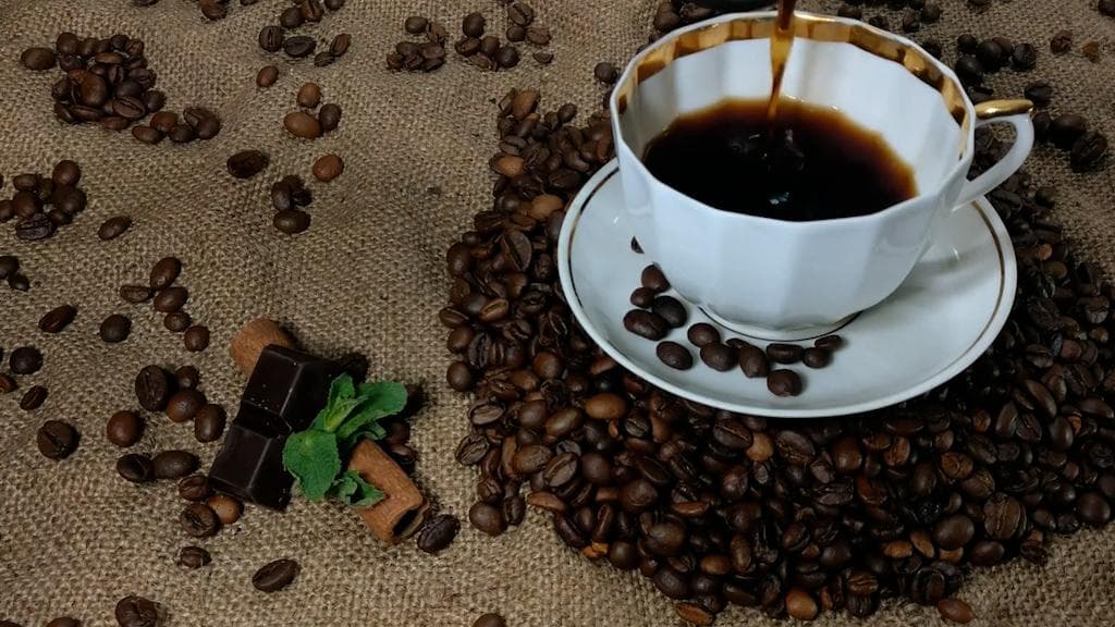  Tea and Coffee: বারবার চা, কিম্বা কফি খাওয়ার হাজারো বিপদ, রয়েছে ভয়ঙ্কর রোগের সম্ভাবনা