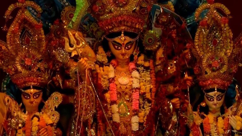 BJP Durga Puja: দুর্গাপুজো ঘিরে ফের প্রকাশ্যে গেরুয়া অন্তর্দ্বন্দ্ব, তবে কি বন্ধ হবে বিজেপির দুর্গাপুজো? 