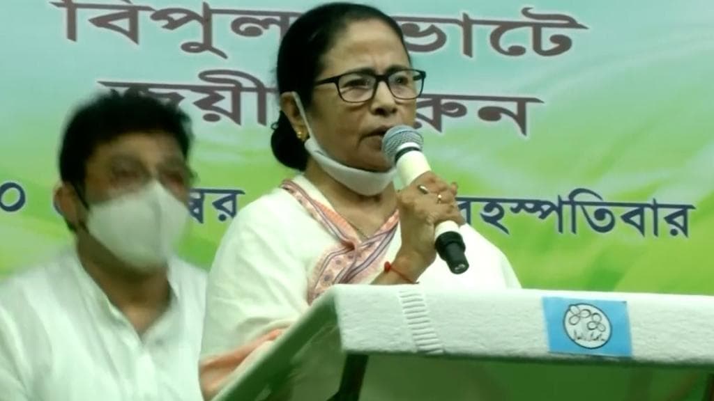 Mamata Banerjee: বাড়ির সামনে 'লাশ' আনলে পাল্টা 'পচা কুকুর' ফেলার হুমকি মমতার