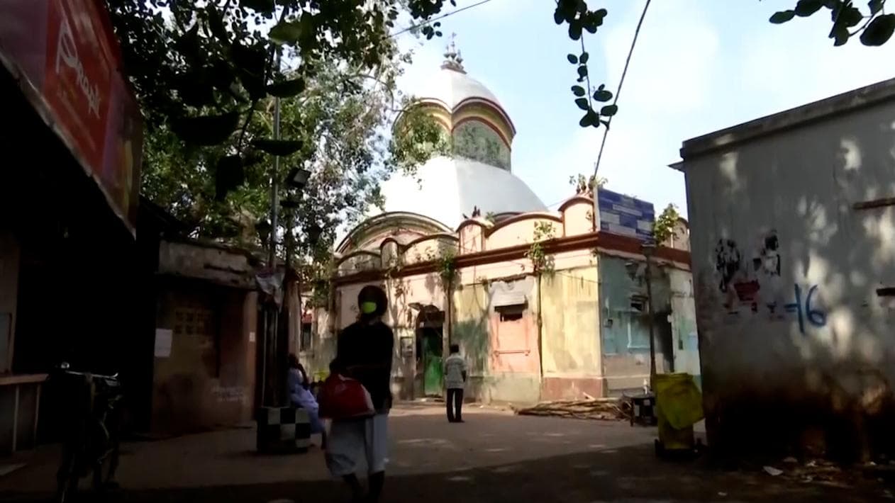 Kalighat: করোনা আবহে ভক্তদের গর্ভগৃহে প্রবেশে নিষেধাজ্ঞা জারি কালীঘাট মন্দিরে