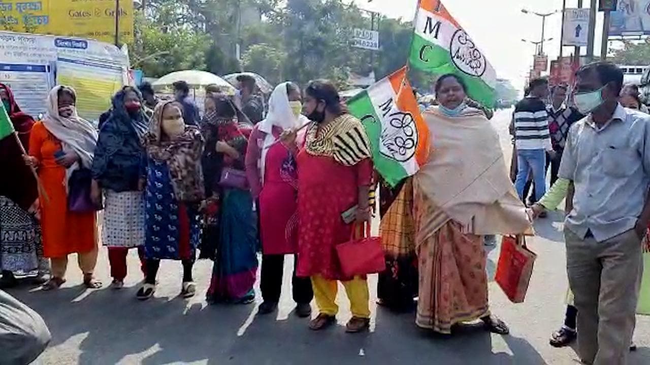 TMC: প্রার্থীতালিকা নিয়ে ক্ষোভ তৃণমূলে, প্রতিবাদে বিটি রোড অবরোধ তৃণমূল কর্মীদের