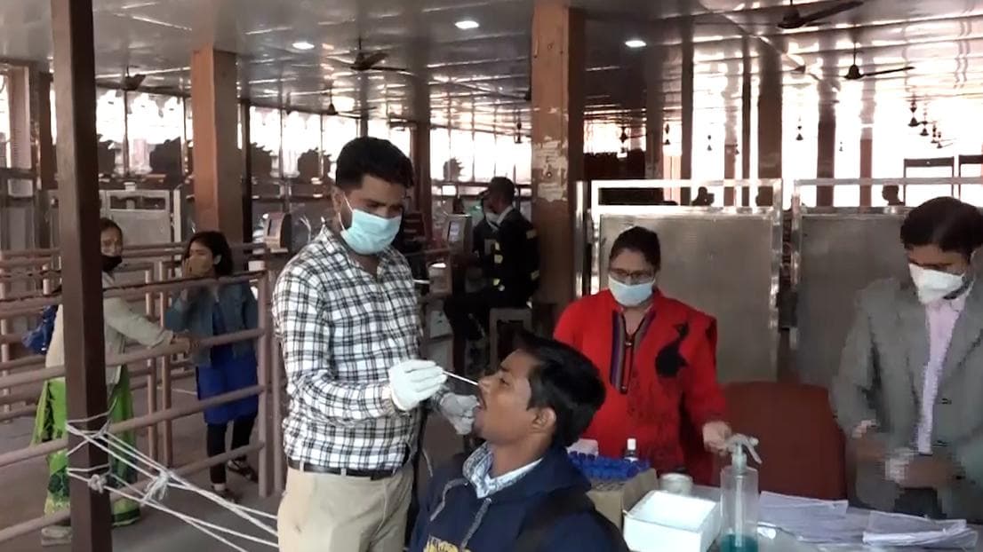 India Covid Update :  দেশে গত ২৪ ঘণ্টায় করোনায় আক্রান্ত ৫৮ হাজার ৭৭ , হাজারের নীচে নামল মৃতের সংখ্যা