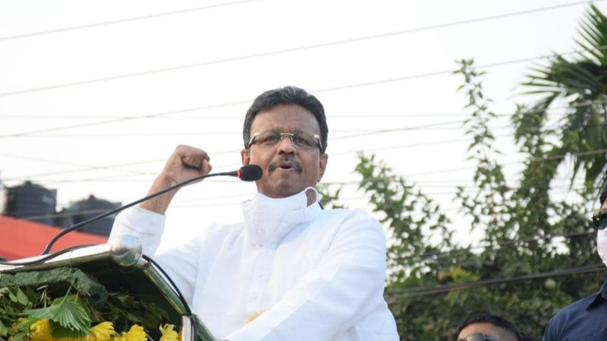 Oath taking Ceremony: পুরসভার মেয়র পদে শপথ ফিরহাদ হাকিমের, শপথ নিলেন চেয়ারপার্সন মালা রায় ও বাকি পারিষদরা