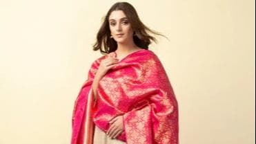 चुनरी चुनरी.....हर किसी के वार्डरॉब में होने चाहिए ये दुपट्टे