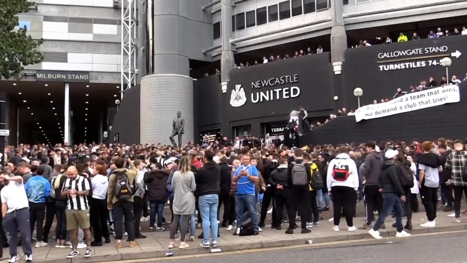 Saudi wealth fund buys England’s Newcastle United soccer club