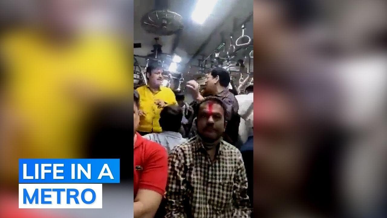 Watch: passengers of Mumbai local groove to Lata Mangeshkar songs