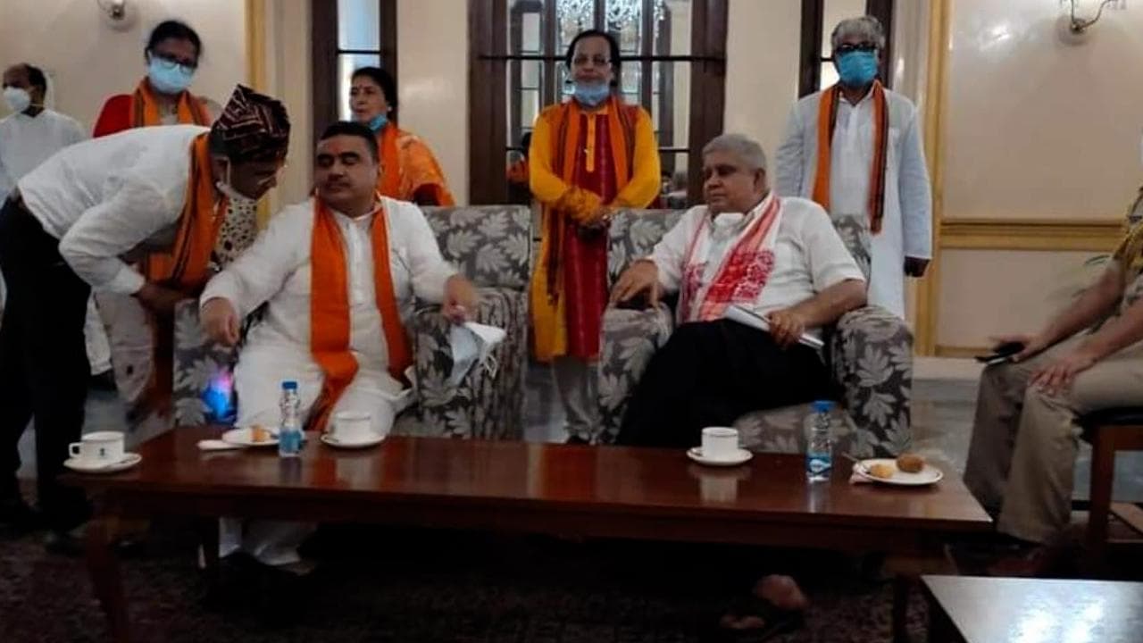 TMC Vs BJP: विधायकों संग राज्यपाल से मिले सुवेंदु अधिकारी, 74 में से 24 MLA रहे गायब! 