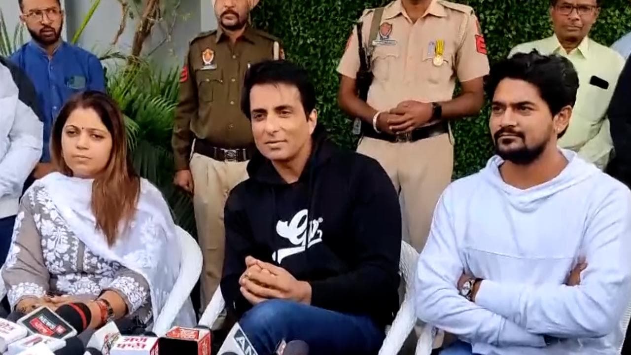 Sonu Sood की बहन लड़ेंगी पंजाब विधानसभा चुनाव, किसी भी पार्टी में जाने से इंकार 