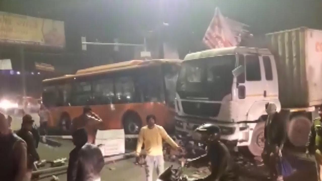 Six dead as electric bus rams into bystanders in Kanpur