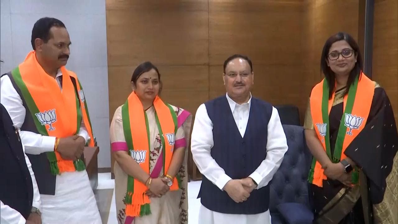 Uttar Pradesh: BSP MP Sangeeta Azad joins BJP