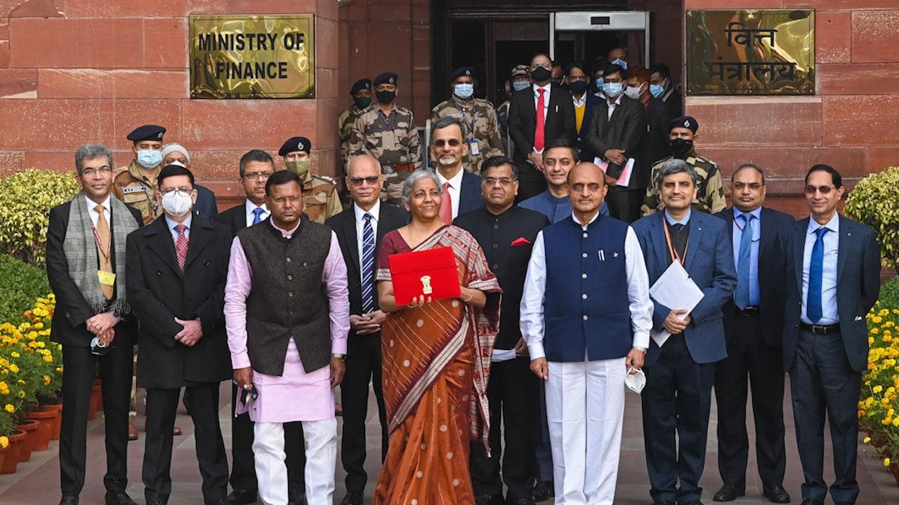 Budget 2022: এবার বাজেট আগামী ২৫ বছরের ব্লু-প্রিন্ট, জানালেন কেন্দ্রীয় অর্থমন্ত্রী নির্মলা সীতারমন