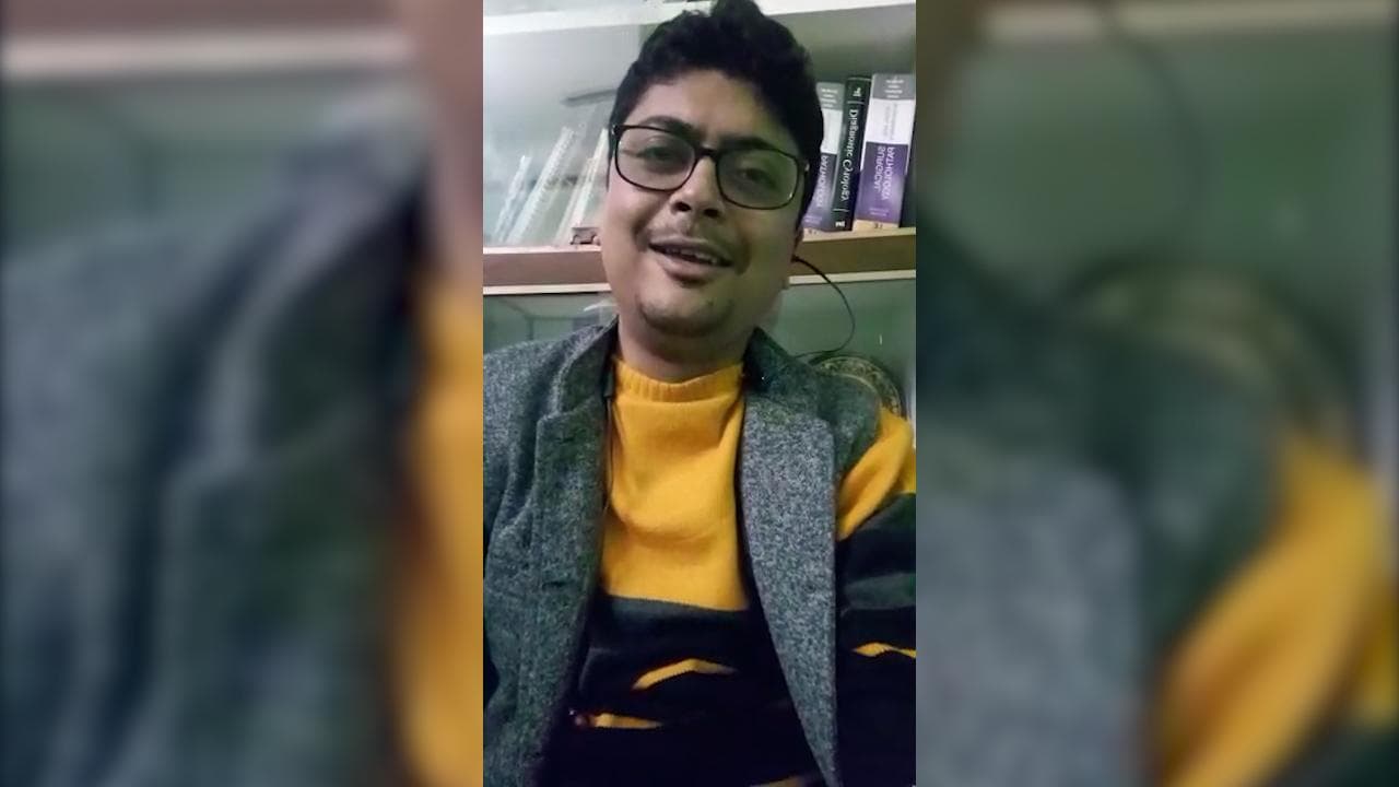 Corona songs: করোনা নিয়ে টপ্পা গাইলেন চিকিৎসক, স্কুল বন্ধ নিয়ে 'সুরেলা' ক্ষোভ