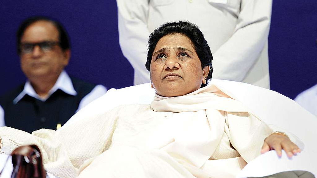 आज़म की टिप्पणी पर बरसीं मायावती, बोलीं- सभी महिलाओं से मांगें माफी