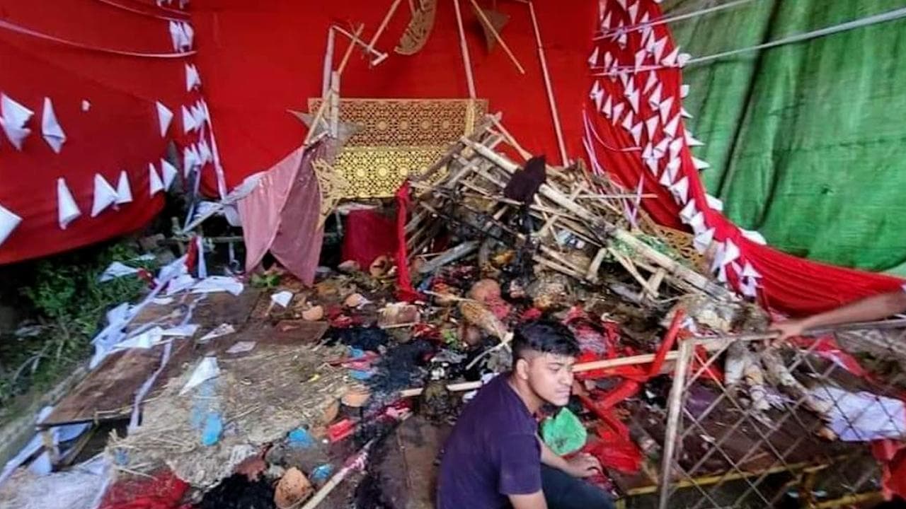 Bangladesh: हिंदू मंदिर पर हुए हमले में तीन की मौत, हिन्दुओं ने की प्रधानमंत्री से सुरक्षा देने की मांग