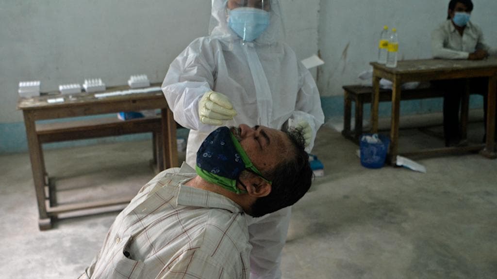 west Bengal covid bulletin: রাজ্যে একদিনে আক্রান্ত ৩৬০৮ জন, সংক্রমণের শীর্ষে উত্তর ২৪ পরগনা