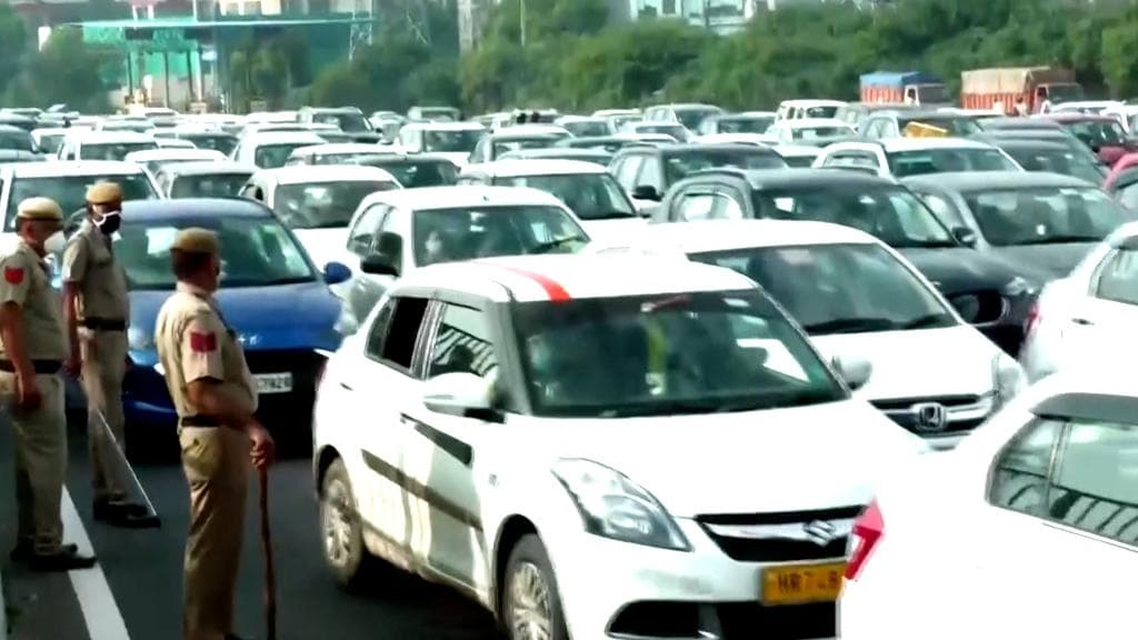 Bharat Bandh: Massive jam on Delhi-Gurugram border as cops check vehicles