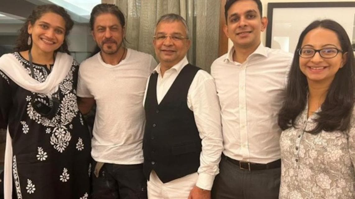 Shah Rukh Khan: আরিয়ানের জামিনের চিন্তায় শেষ কদিন শুধু কফি খেয়েই কাটালেন শাহরুখ