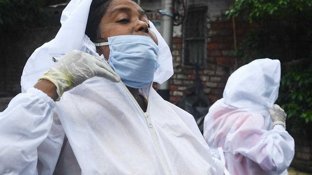 West Bengal Covid Update: রাজ্যে নতুন করে কোভিড আক্রান্ত ৫৬৭ জন, মৃত্যু হয়েছে ৭ জনের