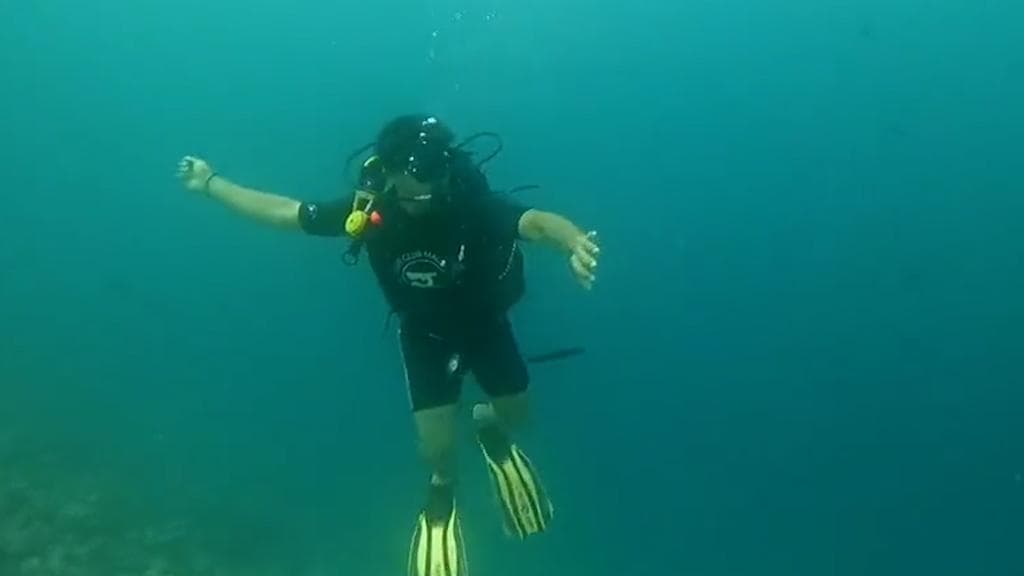 Neeraj Chopra's ultimate holiday pictures, tries javelin practice underwater 