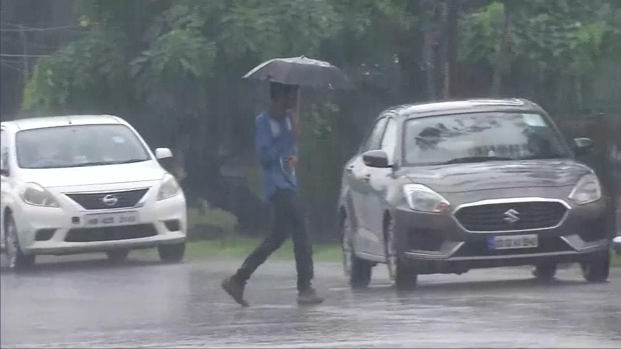 Cyclone Jawad effect : নিম্নচাপের জেরে সকাল থেকেই আকাশের মুখভার, বৃষ্টি শুরু পূর্ব বর্ধমানে