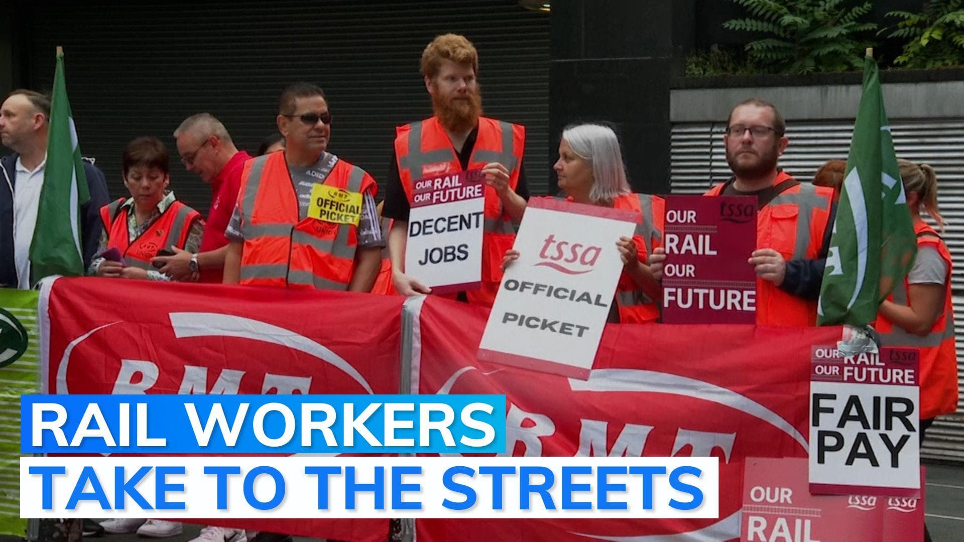 UK: Train services disrupted in London after railway workers' demonstration