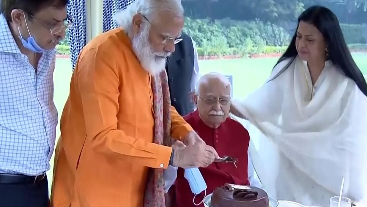 PM Modi greets senior leader Lal Krishna Advani on his 93rd birthday