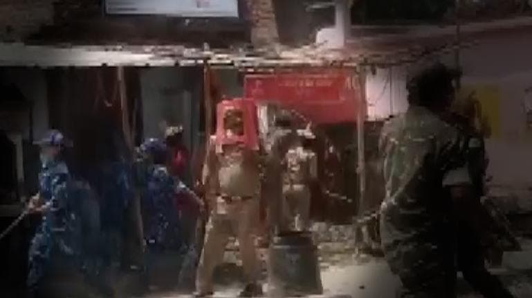 UP cops suspended for getting 'creative' during a riot situation, UP police suspend officers