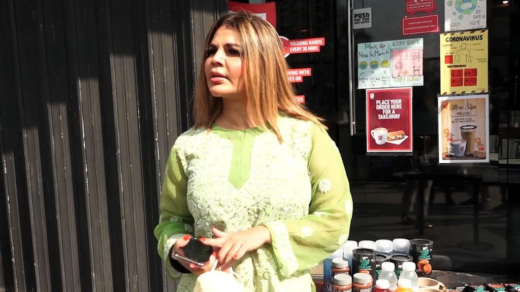 Rakhi Sawant Birthday: বলিউডে বিতর্কের খনি যিনি, আজ সেই রাখি সাওয়ান্তের ৪২ বছরের জন্মদিন