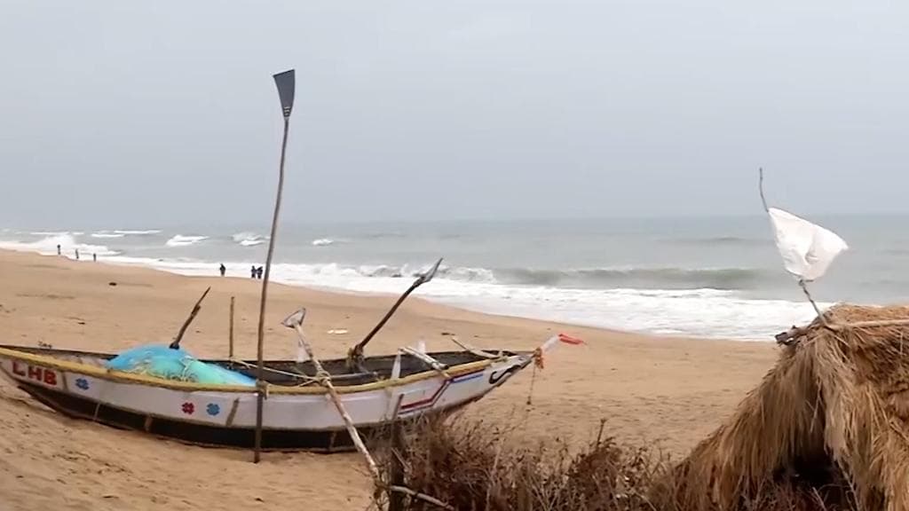 Jawad: ধেয়ে আসছে জাওয়াদ, উত্তাল সমুদ্র, কড়া নজরদারি ওড়িশার উপকূলে