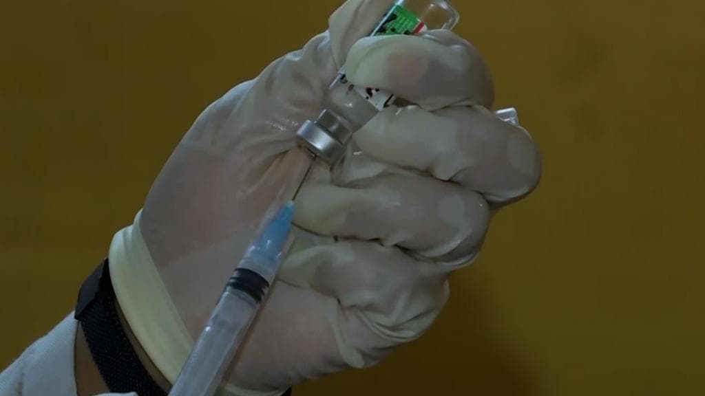 Vaccination: আজ থেকে শুরু ১৫-১৮ বছর বয়সিদের টিকাকরণ, কীভাবে করতে হবে রেজিস্ট্রেশন?