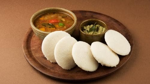 Black Detox Idli: क्या आपने कभी खाई है काले रंग की इडली? सोशल मीडिया पर वायरल हुआ ‘ब्लैक डिटॉक्स इडली’