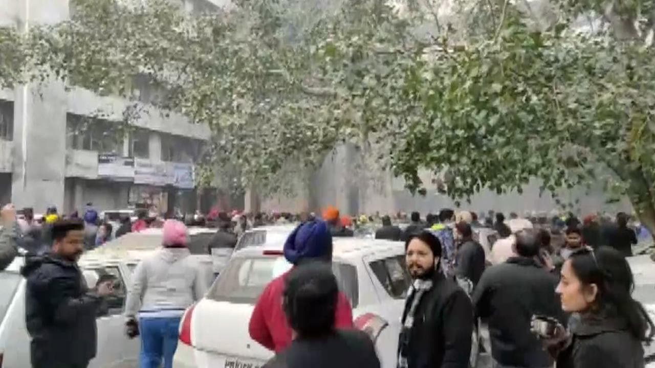 Ludhiana Court Blast: लुधियाना कोर्ट में हुआ धमाका, देखें ब्लास्ट के बाद की 5 तस्वीरें 