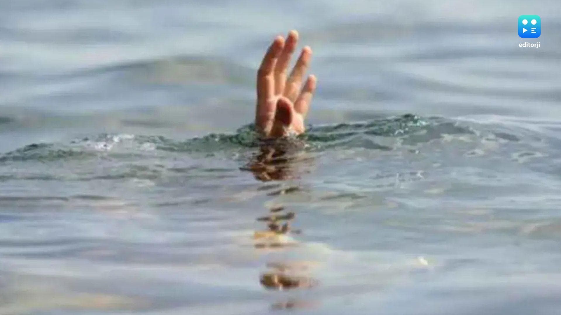 Engineering student missing after boat fire on Hussain Sagar Lake; search operations underway