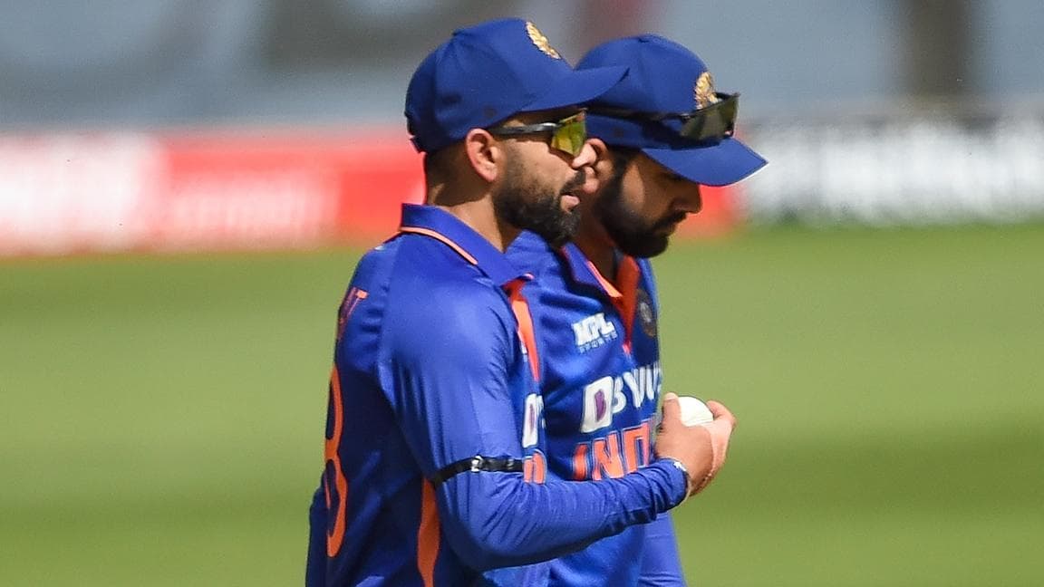  Lata Mangeskhar के निधन से क्रिकेट जगत में शोक की लहर, पहले वनडे में काली पट्टी बांधकर उतरी Team India