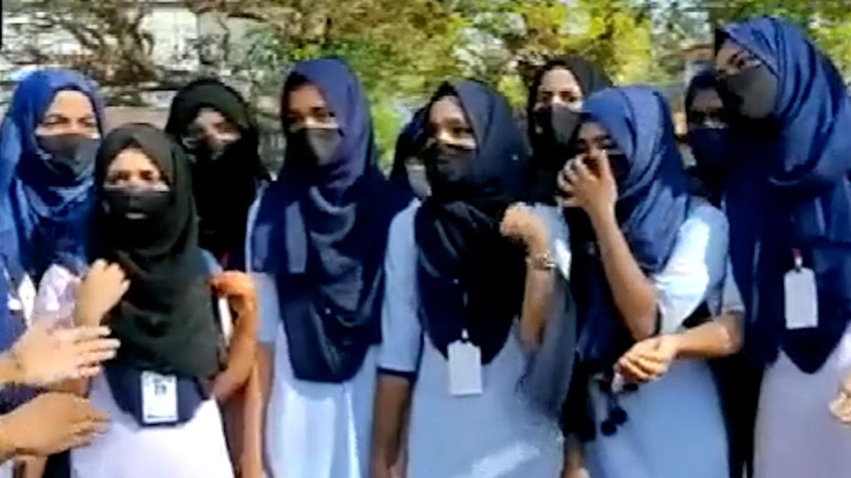  Hijab row: HC asks students not to insist on wearing 'religious things' till order is passed