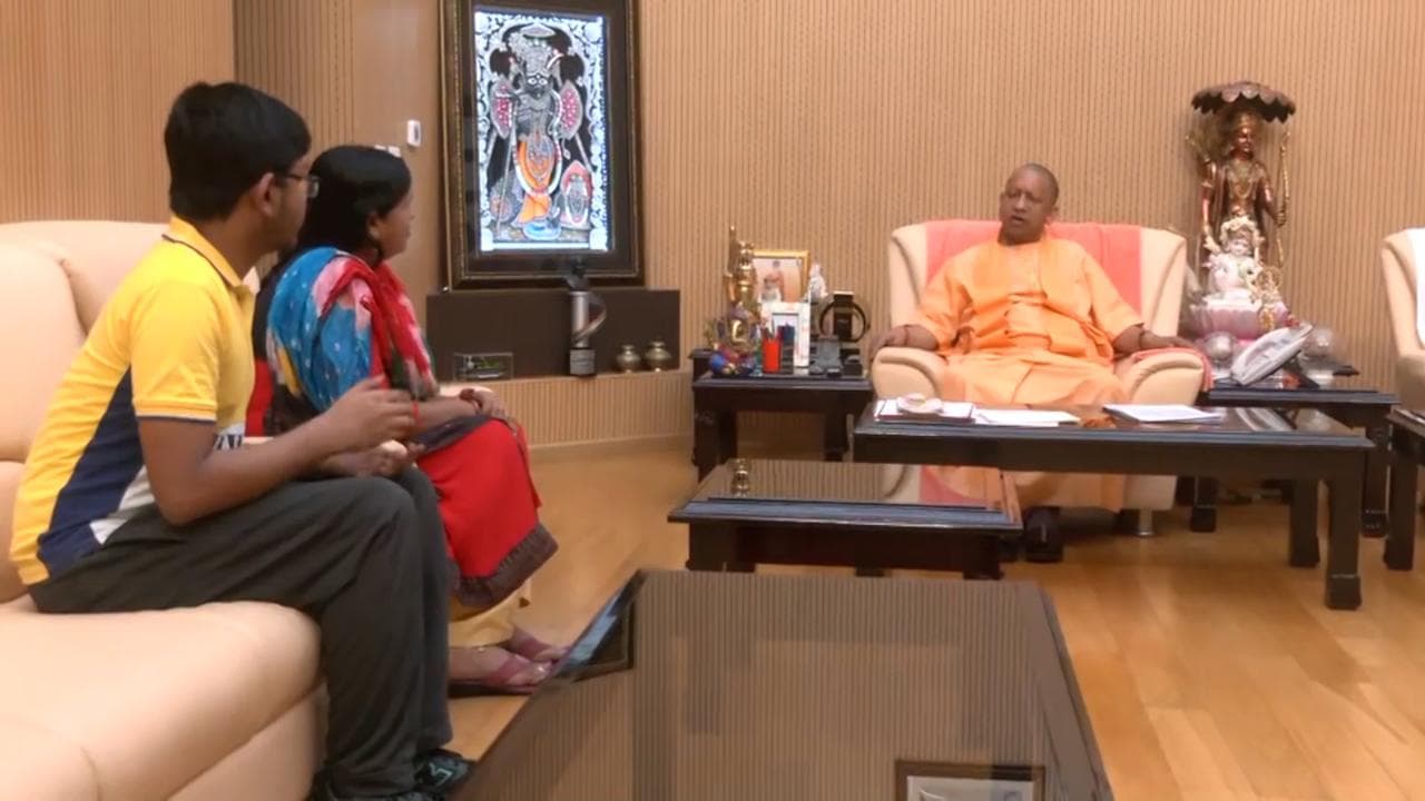 CM Yogi Adityanath meets Akhilesh Singh Chauhan's wife and son