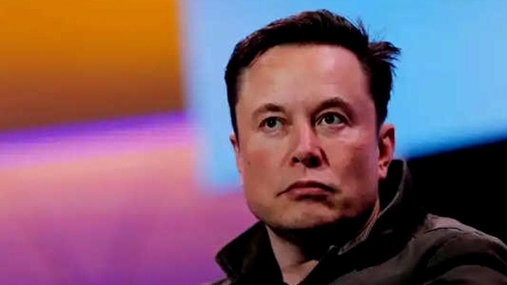 Resignations and refunds cloud Musk's plans in India