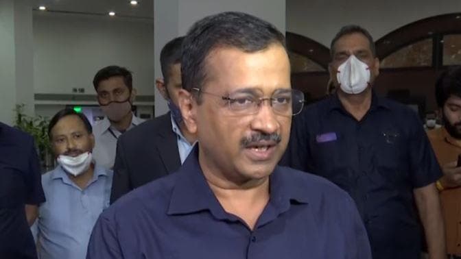 Delhi Air Pollution: दिल्ली में प्रदूषण से बिगड़े हालात, 7 दिनों के लिए स्कूल-सरकारी दफ्तर बंद