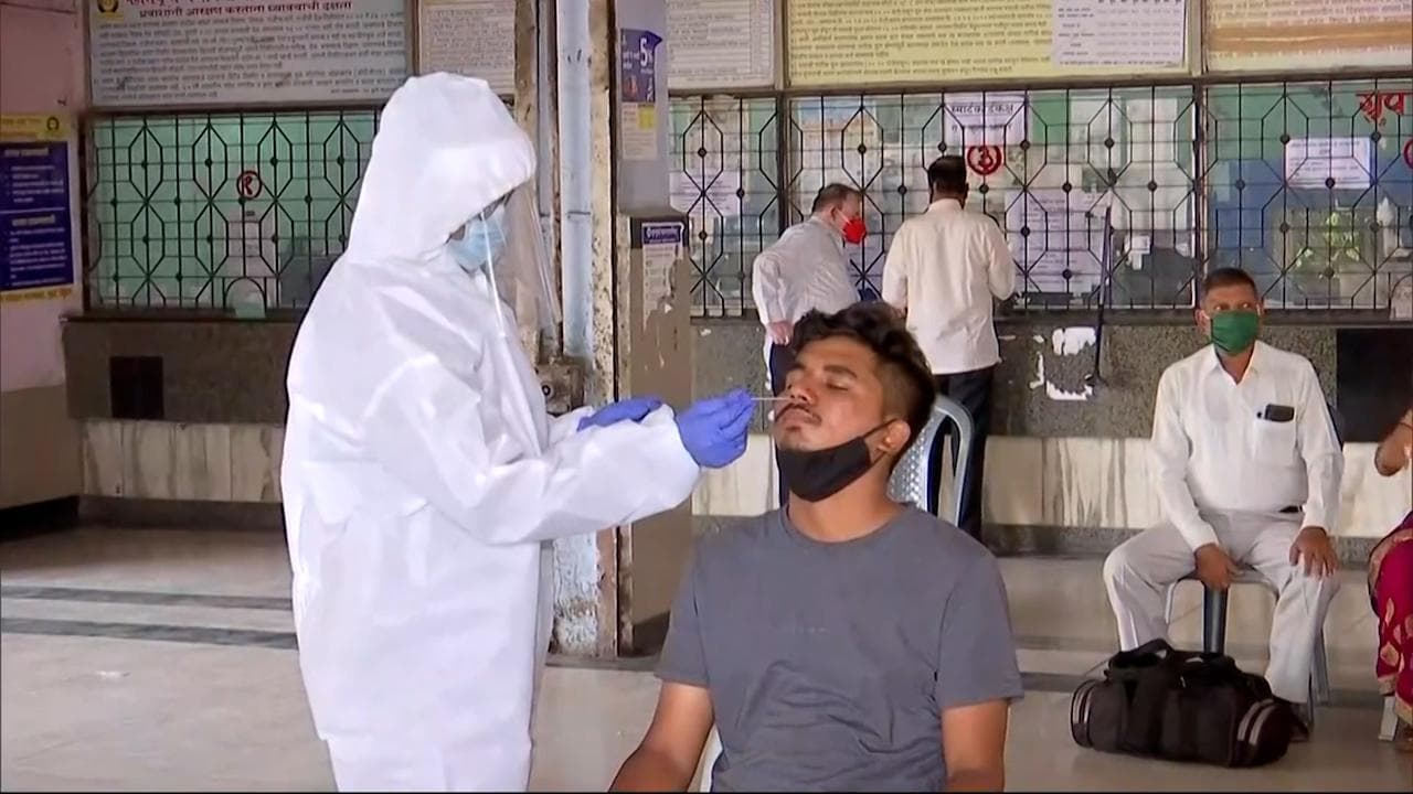 Bengal Covid Update : পরীক্ষা কমতেই দৈনিক সংক্রমণের গ্রাফ নামল ১৯ হাজারের ঘরে, ৩৭% ছাড়াল সংক্রমণের হার