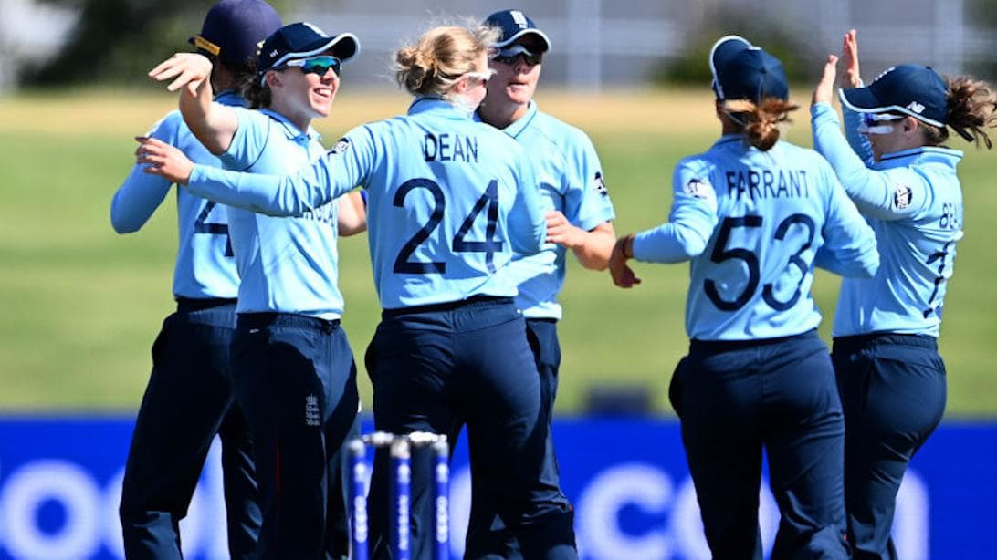 Women World Cup: ব্যাটিং বিপর্যয় টিম ইন্ডিয়ার, বিশ্বকাপে ইংল্যান্ডের বিরুদ্ধে ৪ উইকেটে হার মিতালি-রিচাদের