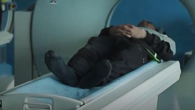 AIIMS के डॉ गुलेरिया ने चेताया- कोरोना के हल्के लक्षणों में ना कराएं CT-SCAN 