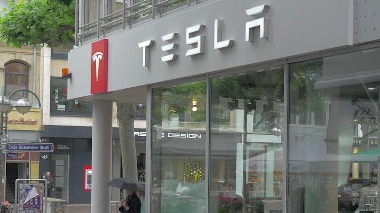 दौलत के सातवें आसमान पर पहुंचे Elon Musk, एक ही दिन में कमाए 2.71 लाख करोड़ रुपये