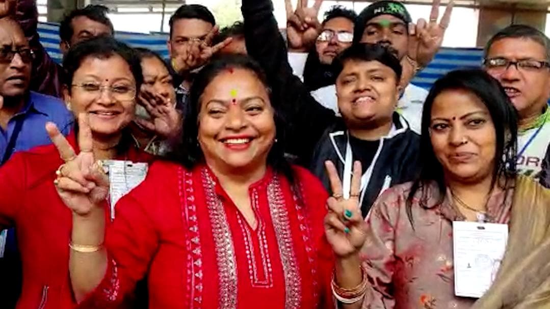 Ratna Chatterjee: বরের রেকর্ড ভেঙে বিরাট জয় স্ত্রী রত্নার